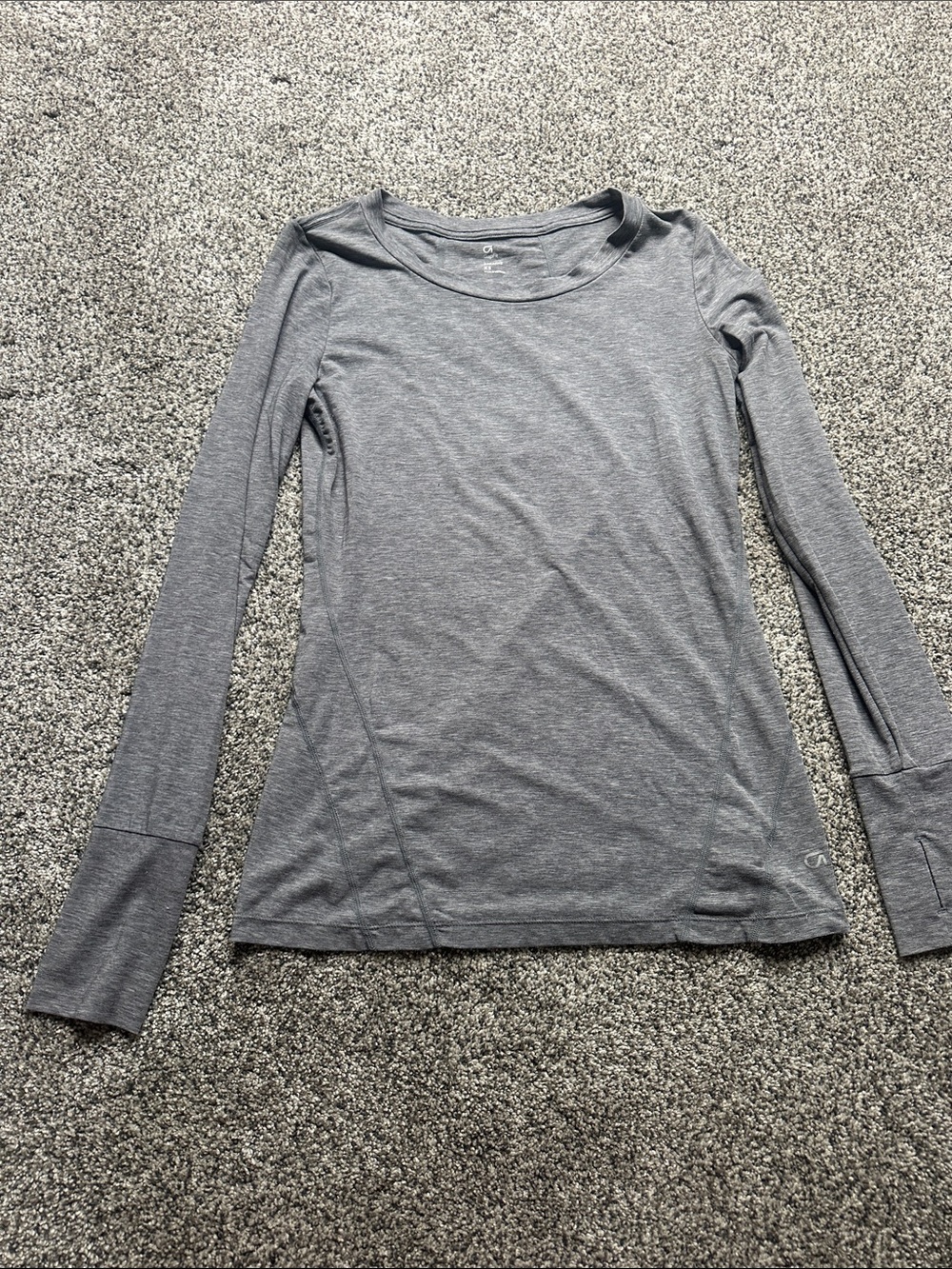Gap Women's Gray Long-Sleeve Performance Top